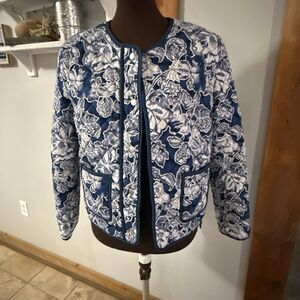 Rachel Zoe quilted jacket womens size medium blue white floral grandmacore cotta
